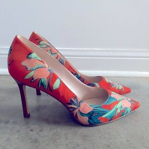 Nine West Coral Floral Pumps, size 10, worn once, comes with box